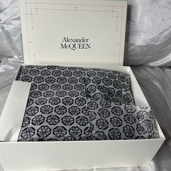 Alexander McQueen Mens Over Sized Runner - Picture 6 of 6